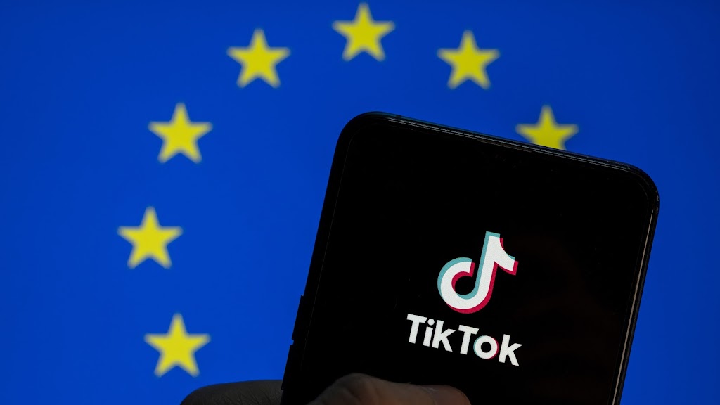TikTok na Romênia: Dança Democrática ou Risco Algorítmico?
